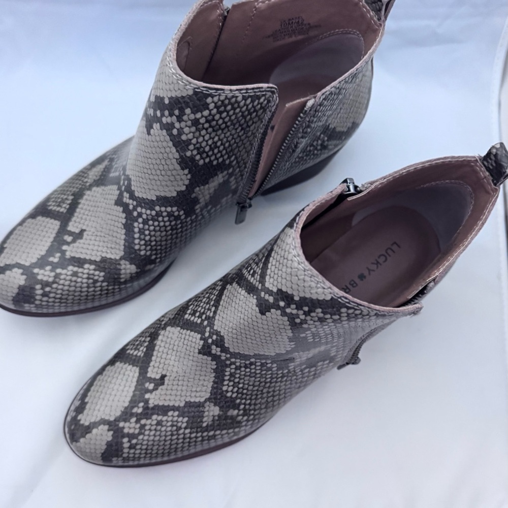 Lucky Brand Lenree Chinchilla Slither Snakeskin  Zip Ankle Booties size 10M